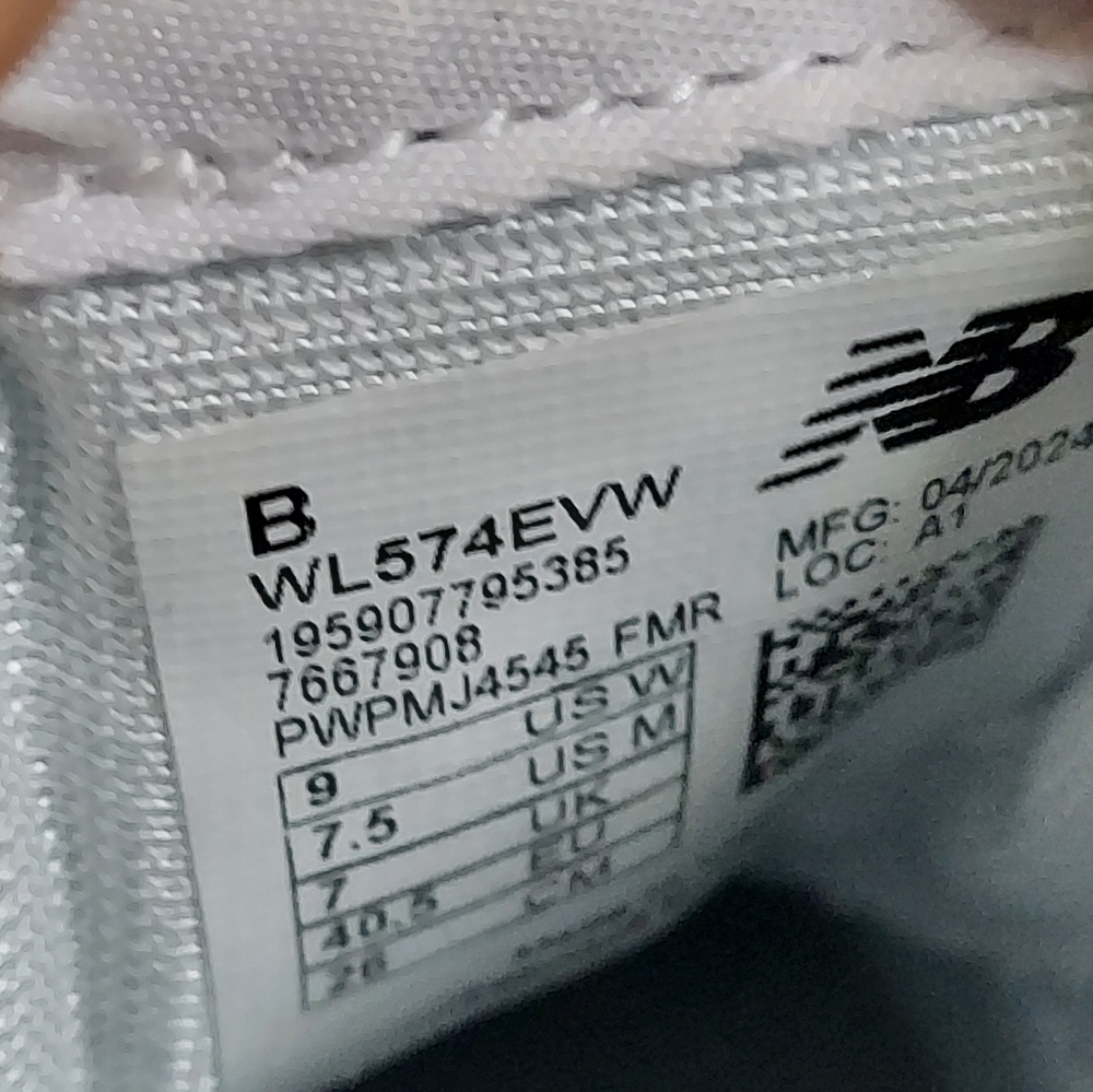 New Balance Classic 574 White/Bone Suede Casual Lace Up Sneakers WM Size US 9 - Picture 8 of 16